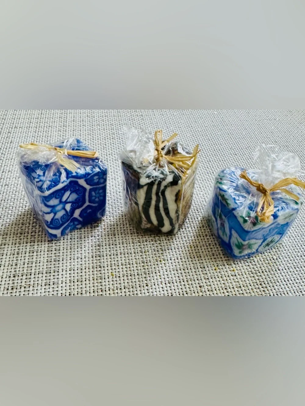 Elegant miniature candles. A set of three candles. Thanks to their unique design